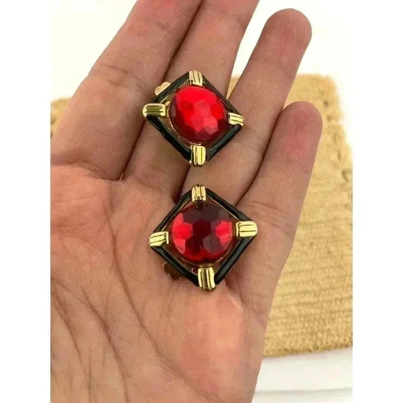 VTG Gold Tone Clip On Earrings Red Rhinestone Center Square - Picture 8 of 10